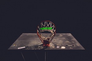 NBA球星卡尔-安东尼·唐斯凌晨抵台 暖心举动关注明尼苏达校园枪击案