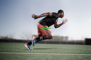 足球传奇卡卡惊喜亮相贵州村超，与村民共谱绿茵温情篇章