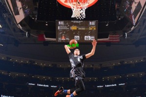 内马尔神来之笔！角球直接破门复刻传奇，斩获生涯首记奥林匹克进球