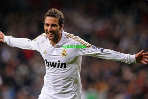 波兰主帅，扎莱夫斯基转会是共赢 基维奥尔转会说明他渴望出场