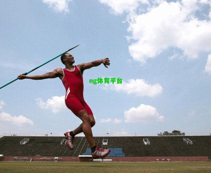 罗马锋线引援遇阻，孔蒂反对追逐洛伦佐-卢卡，转会策略内部现分歧