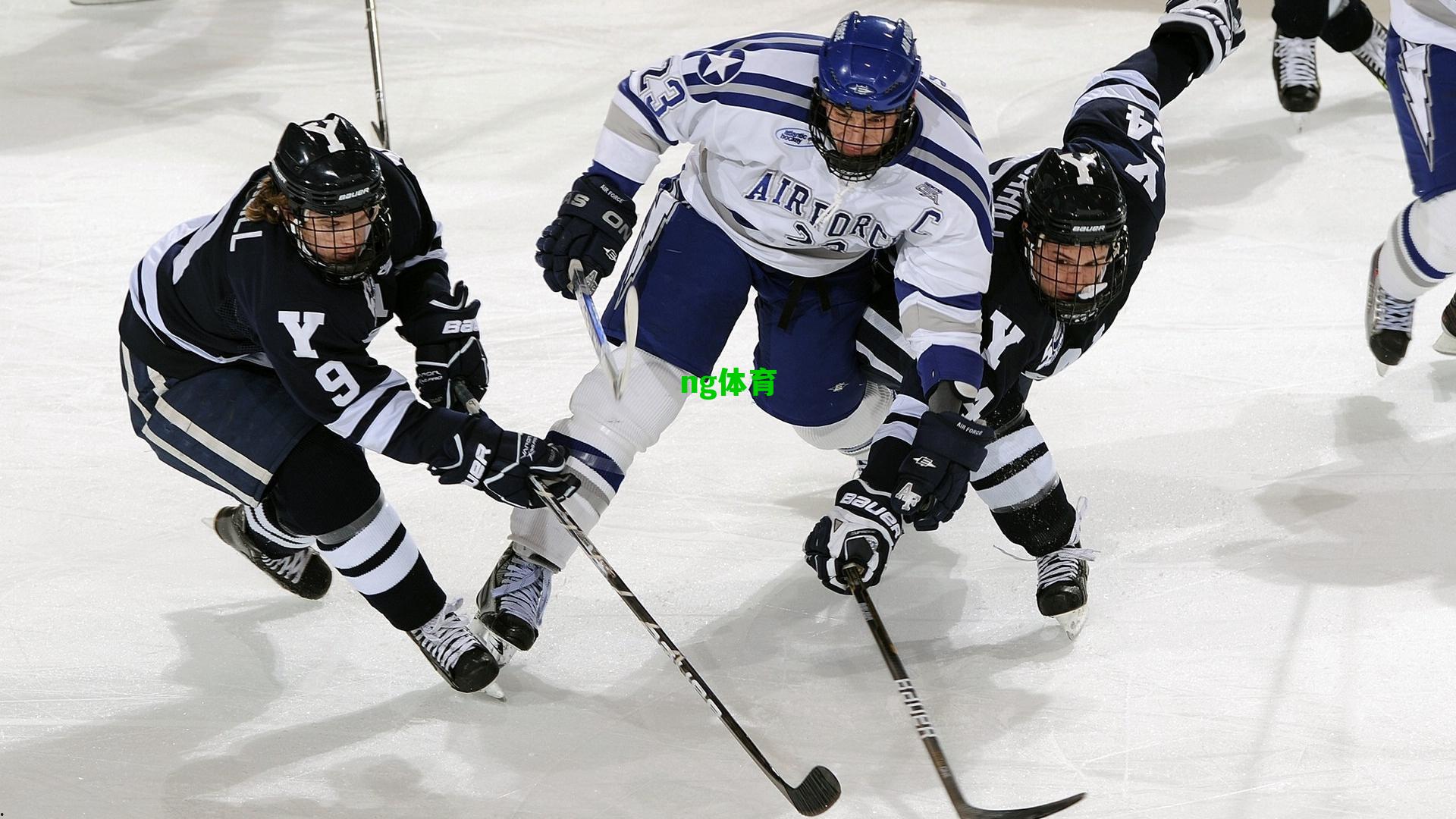 曼联与那不勒斯就霍伊伦交易条款陷入僵局，买断机制分歧难解