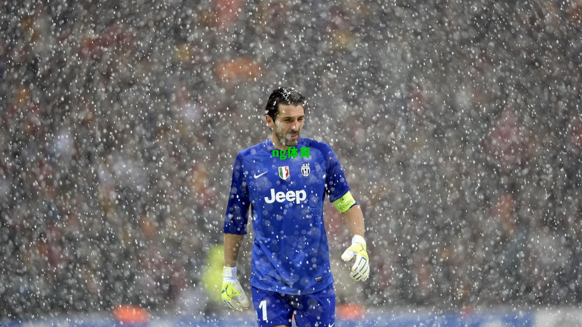 乔治右手肘韧带撕裂 预计3-4周后重新评估伤势进展