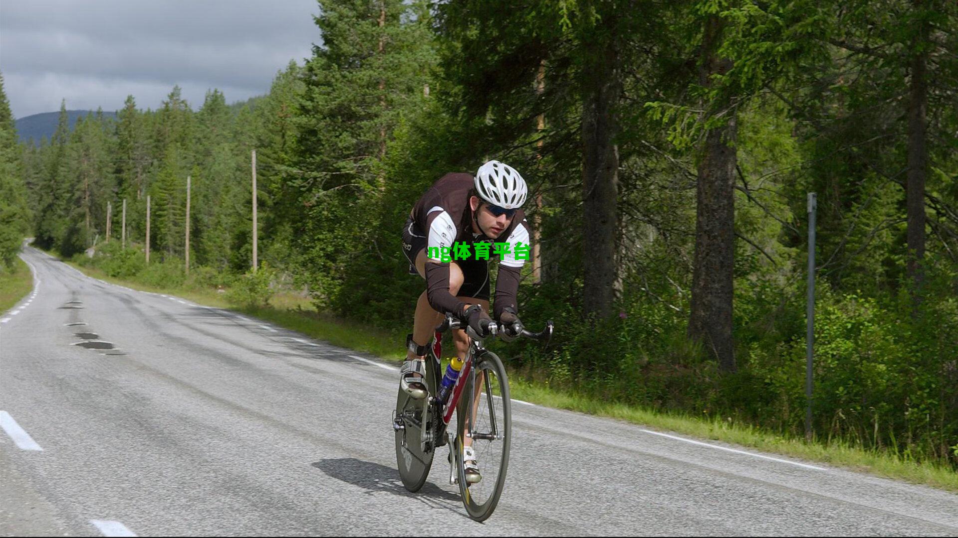 Sumail 专访自述，每日训练仅五小时，电竞生涯之外的法律梦想引热议