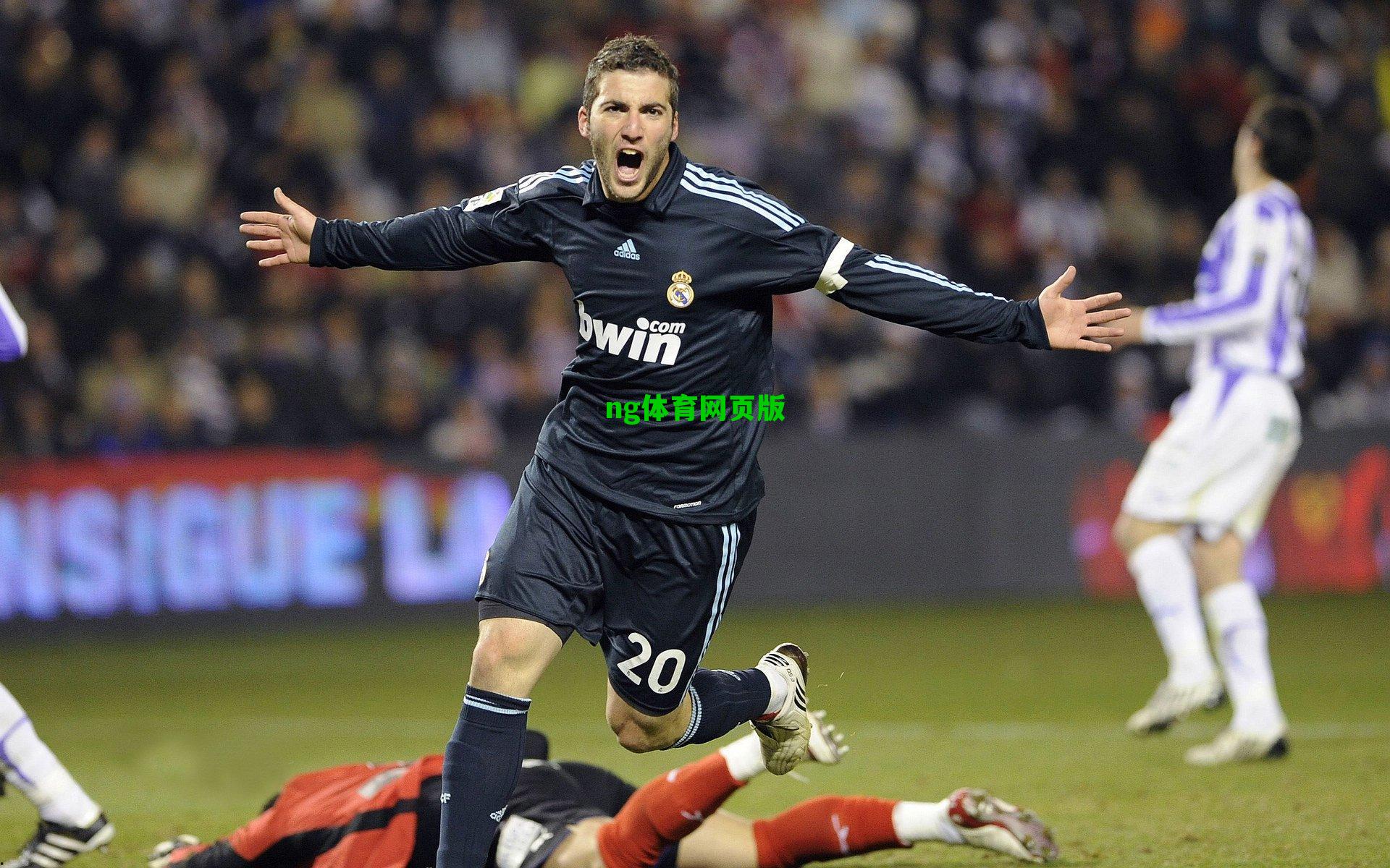 阿尔特塔盛赞新星道曼，训练场上的无畏精神，赛场上的过人利器