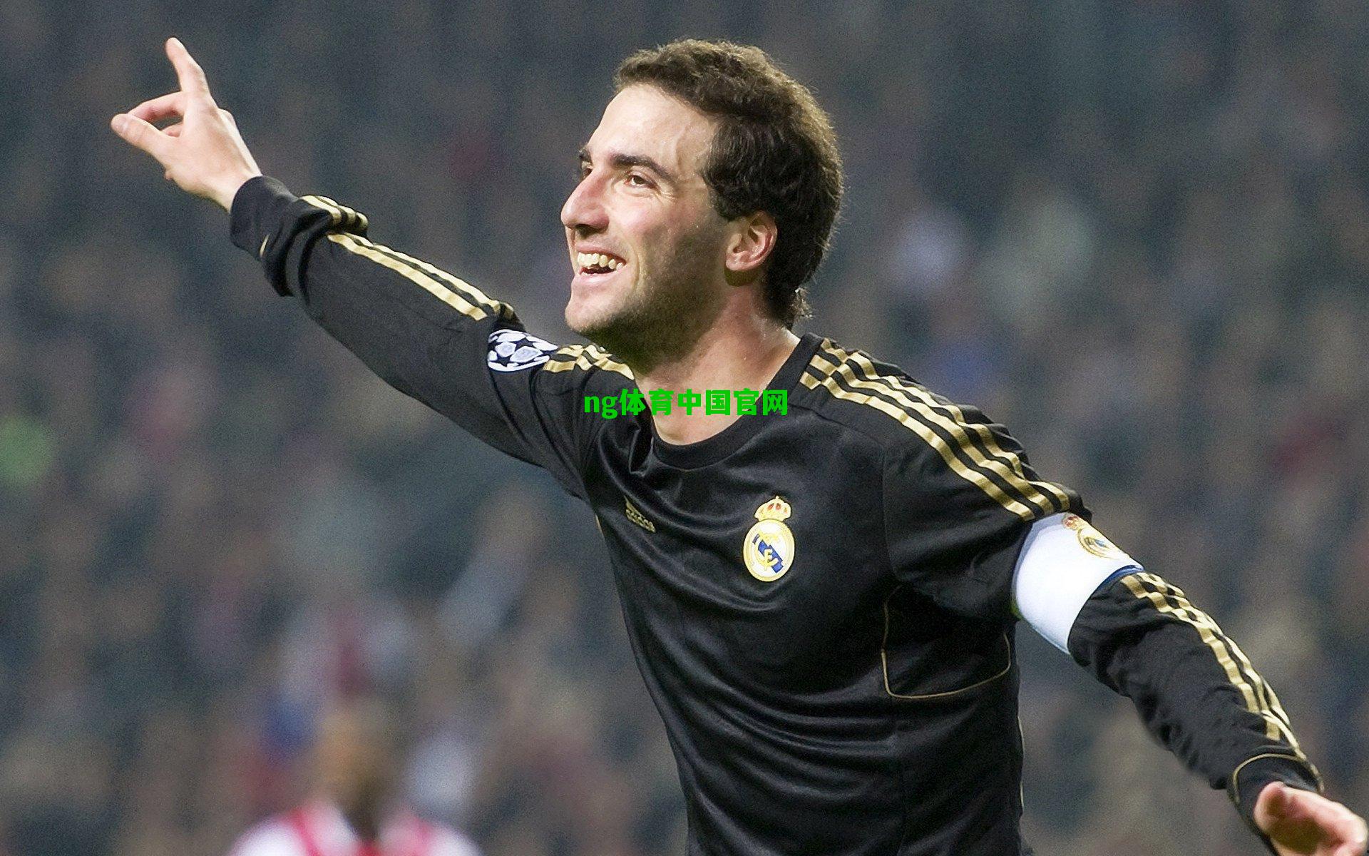 厄瓜多尔主帅贝卡切切亲临斯坦福桥考察爱将，凯塞多闪耀切尔西中场引祖国瞩目